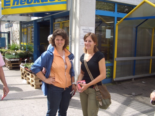 Ute Vogt auf dem Wochenmarkt in Sillenbuch