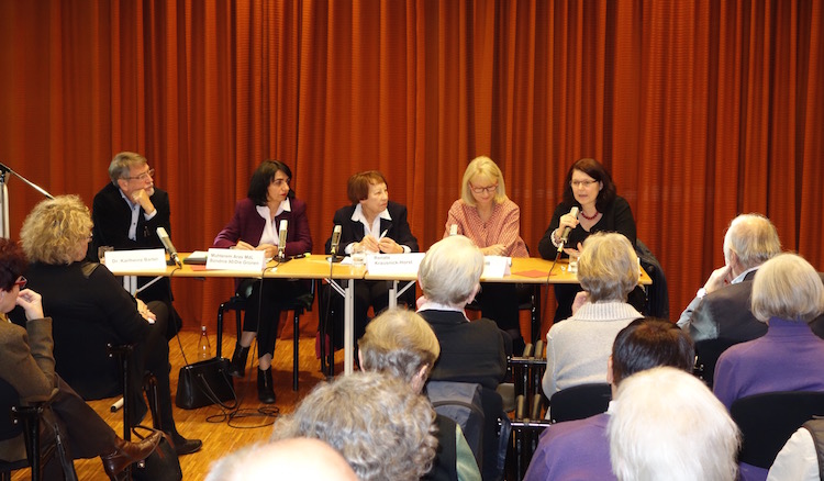 Ute Vogt bei Pflegediskussion des Stadtseniorenrats