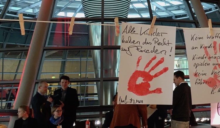 Aktion Rote Hand 2020 im Deutschen Bundestag